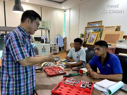 สอน-อาชีพช่างแอร์-อาชีพช่างกระจก-อลูมิเนียม-065-6398941