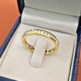 รับสั่งทำแหวนแถวทองคำแท้ประดับเพชร-แหวนดีไซน์เรียบสวยเก๋ทองค