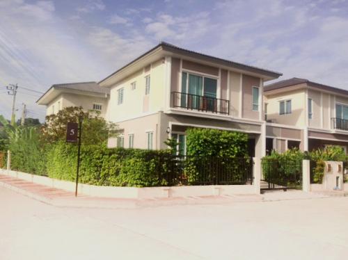 ขายบ้านบางกรวยพร้อมเฟอร์นิเจอร์-ใกล้ทางด่วน-ใกล้โรงเรียน